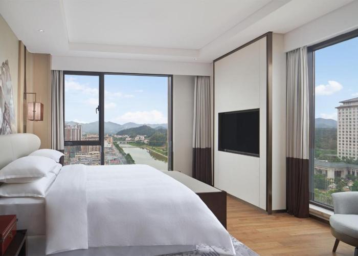 Sheraton Yunfu Xinxing Hotel