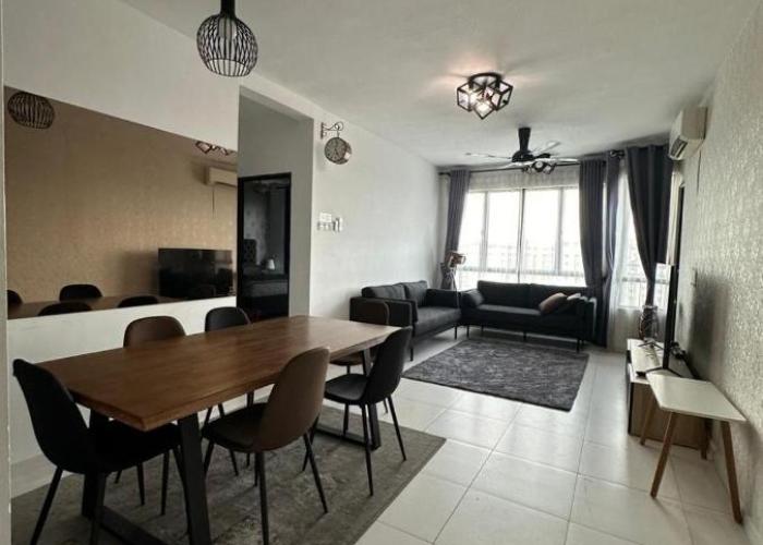 Kyra The Heights Residence Condo Ayer Keroh Melaka WiFi, Netflix & Pool