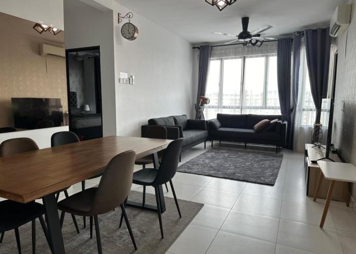 Kyra The Heights Residence Condo Ayer Keroh Melaka WiFi, Netflix & Pool