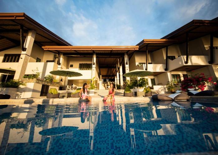 Emoha Dive Resort