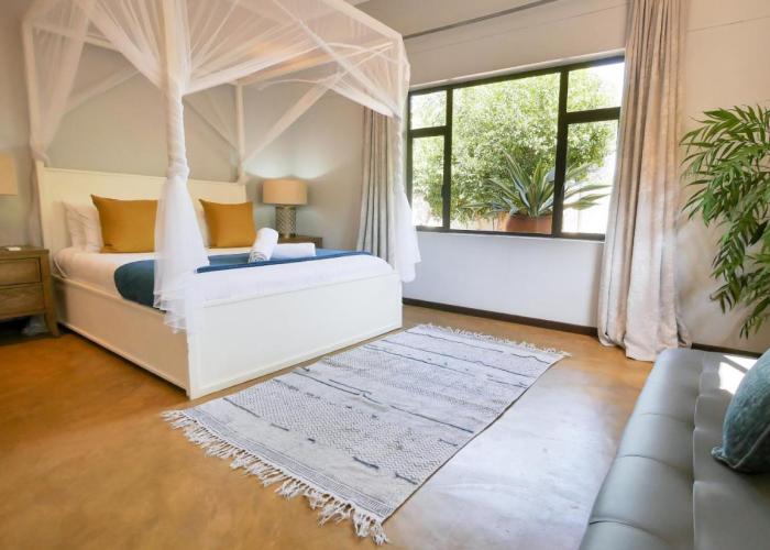 Victoria Falls, Private, Secluded, Self Catering Cottage