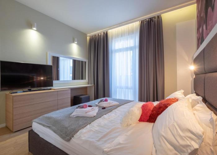 Vitosha Blvd Luxury 2-Bedroom, 2-Bathroom with Balcony
