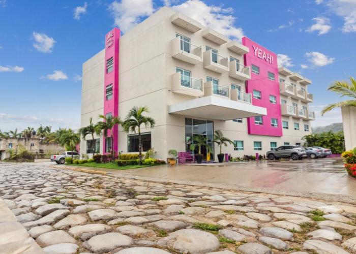 Hotel Yeah Rincón de Guayabitos