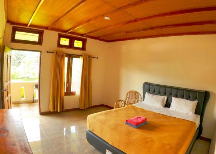 PIAS POPPIES HOTEL