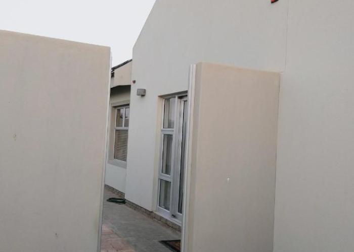 Acacia Four Seven Self-Catering