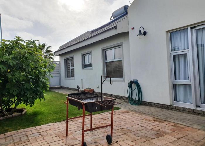 Acacia Four Seven Self-Catering
