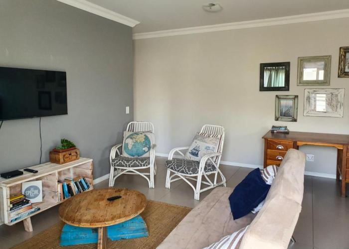 Acacia Four Seven Self-Catering