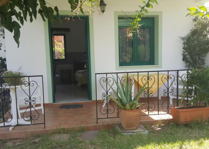 Ampeli Apartments