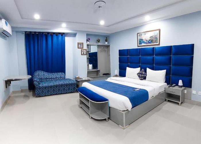 Hotel Crown Inn