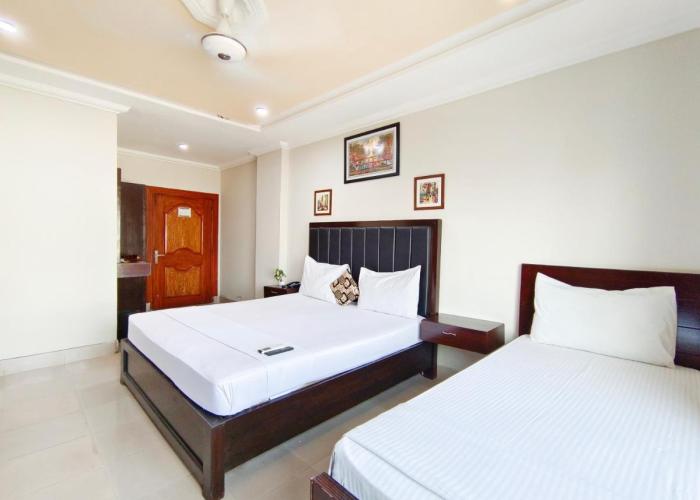 Hotel Crown Inn
