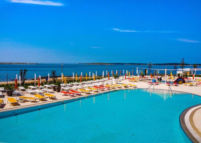 Arena Grand Kazela Camping Homes