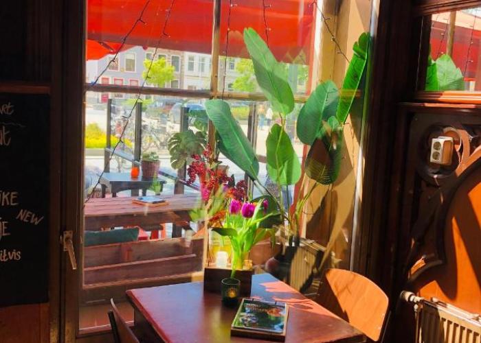 Slapen bij Café de Concurrent