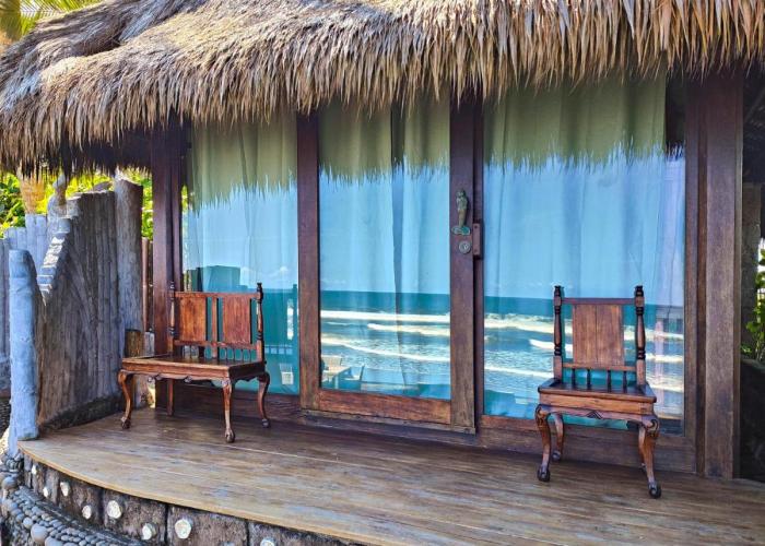 Beachfront Villa Nixie and the Sea