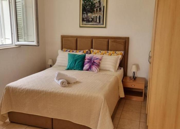 Apartmani Maja