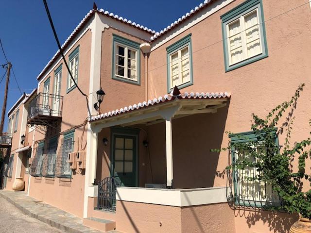 PALIO LIMANI HOUSE