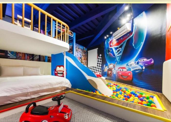Hostel Superman