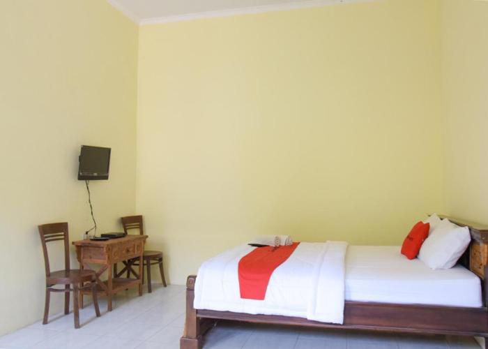 RedDoorz Syariah near Balai Kota Probolinggo 2