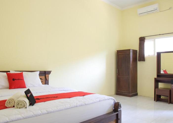 RedDoorz Syariah near Balai Kota Probolinggo 2