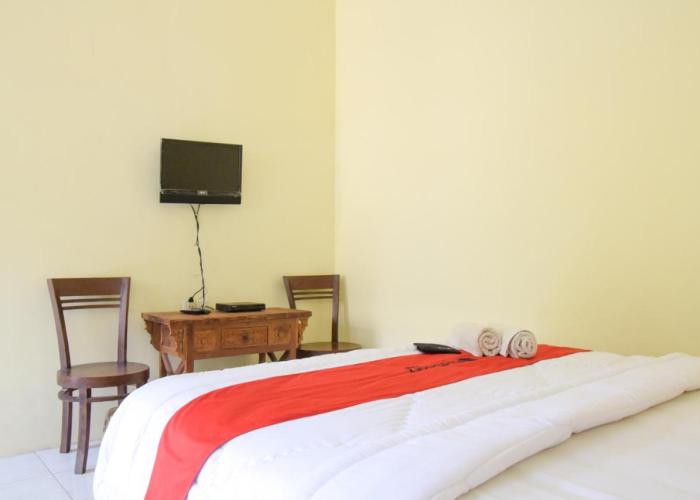 RedDoorz Syariah near Balai Kota Probolinggo 2