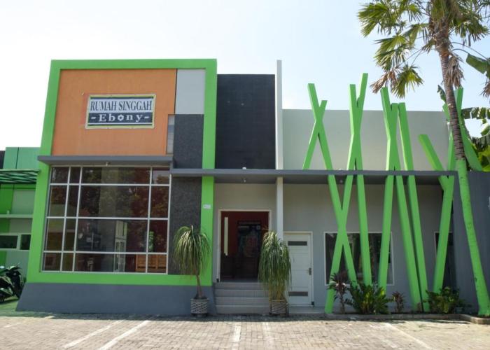 RedDoorz Syariah near Balai Kota Probolinggo 2