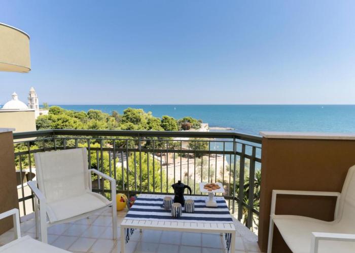 Santa Rosa luxury apartment 2 BEDROOMS 4 People private parking