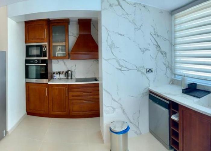 Modern 2 bed room large apartment