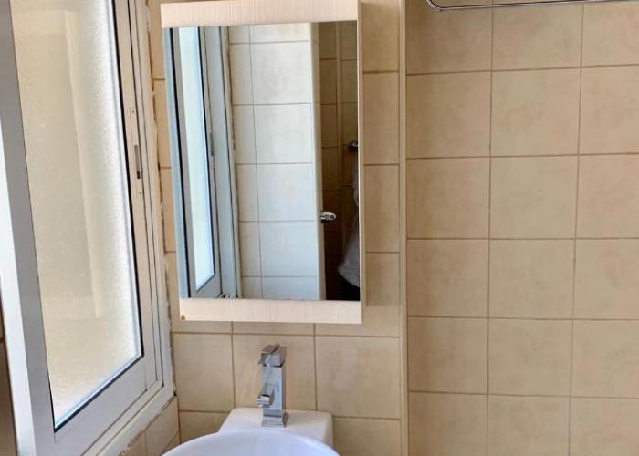 Modern 2 bed room large apartment