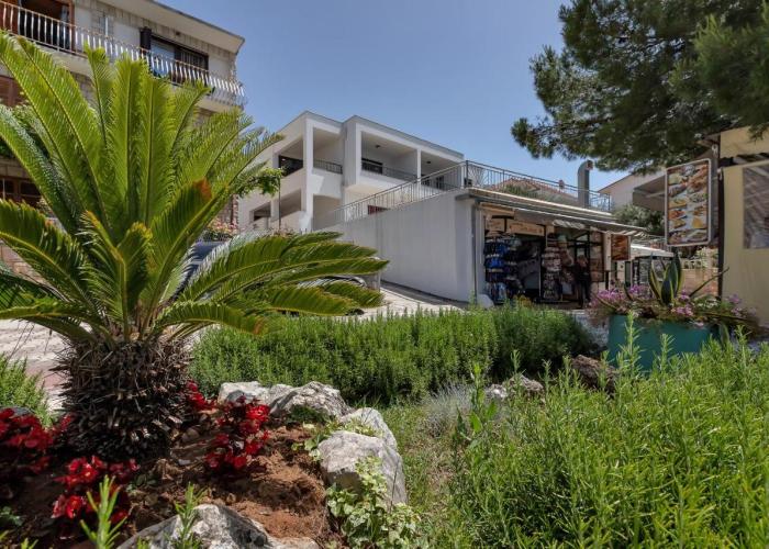 Central Beach Apartments