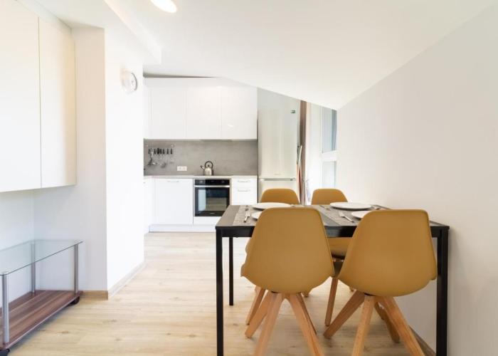 Sunny Pines Apartment
