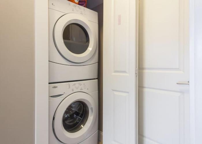 Rare Find Exquisitely New Quiet & Safe Skytrain Home