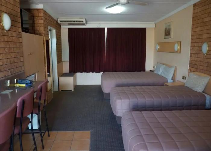 Nandewar Motor Inn
