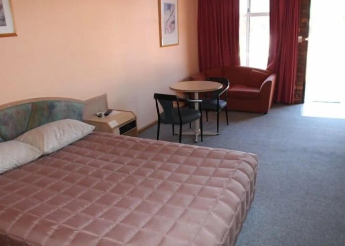 Nandewar Motor Inn