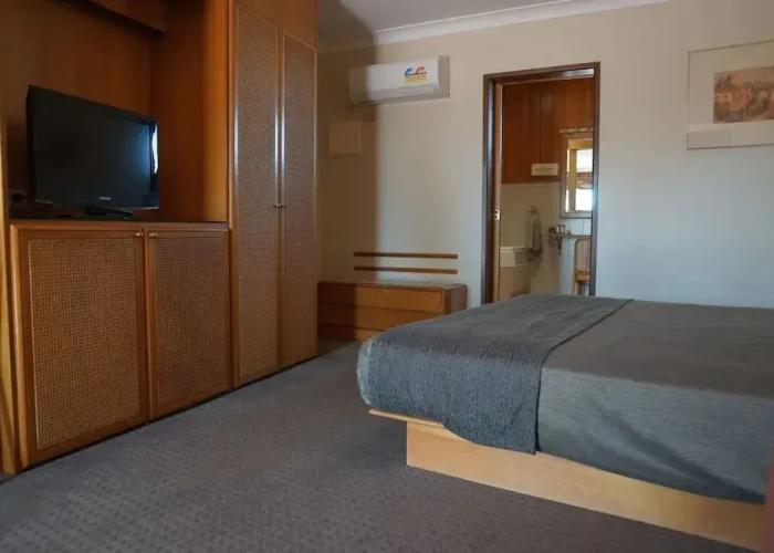 Nandewar Motor Inn