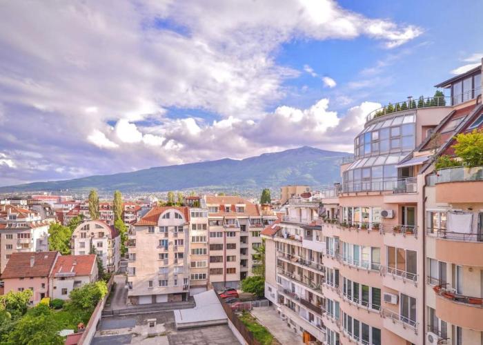 South Park, Vitosha View, 2-BDR, 2-BTHR Apartment by Flat Mаnager
