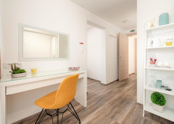 Rooms L17