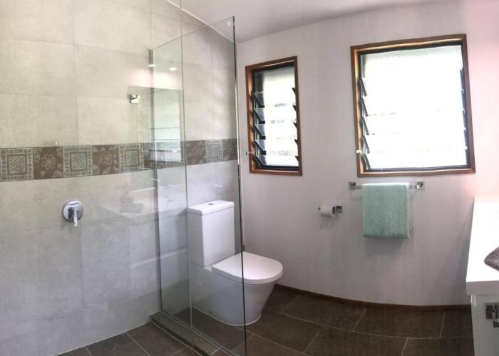Pacific views, tranquil location, extra large home, Navy House 1