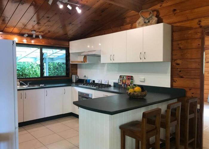 Pacific views, tranquil location, extra large home, Navy House 1