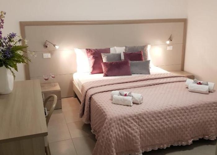 HOTEL LORENA