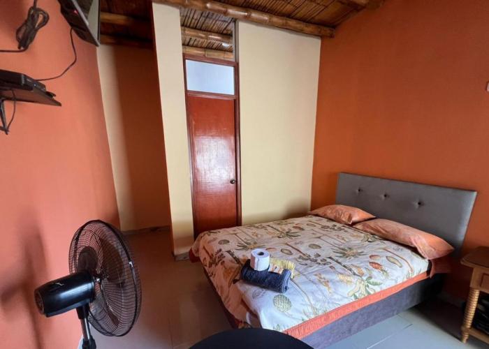 Hospedaje La Huega
