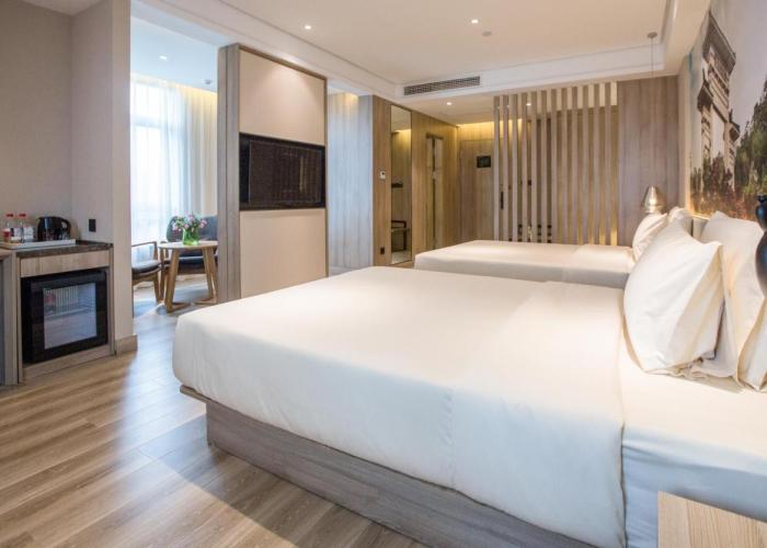 Atour Hotel Zhenjiang Nanxu Avenue Branch