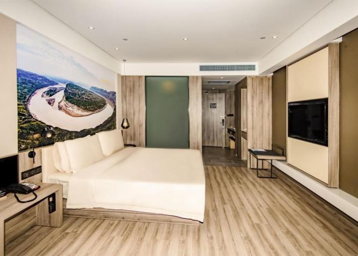 Atour Hotel Yuyang West Road