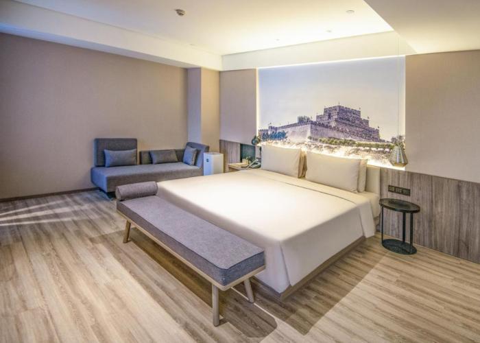 Atour Hotel Yuyang West Road