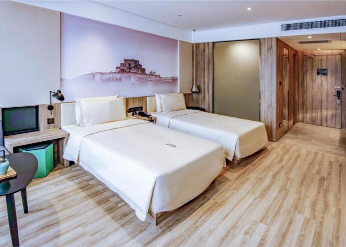 Atour Hotel Yuyang West Road