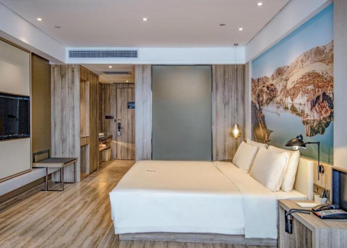 Atour Hotel Yuyang West Road
