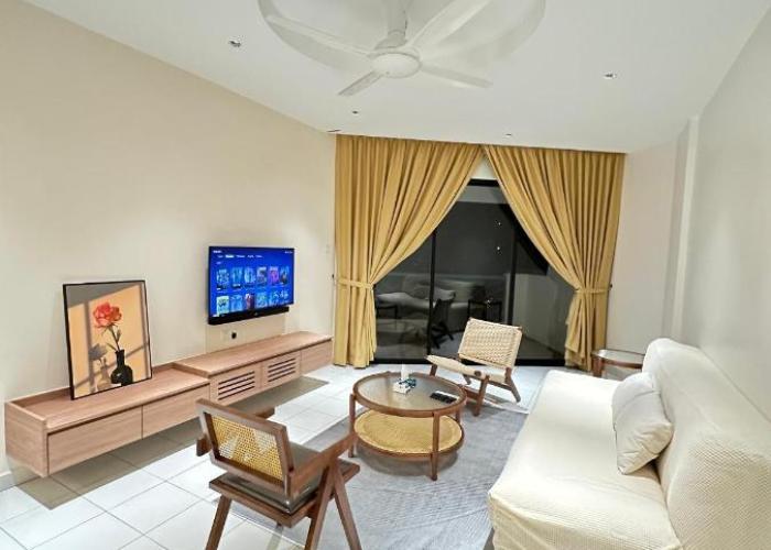 NEWLY RENOVATED Comfy Beachfront View At Seri Bulan Port Díckson