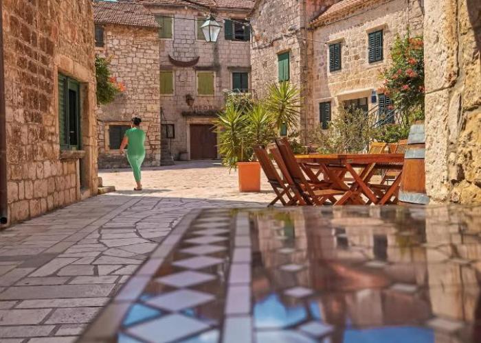 House Sidro, Stari Grad
