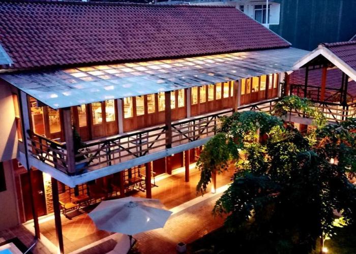 Olinia Airport Hotel