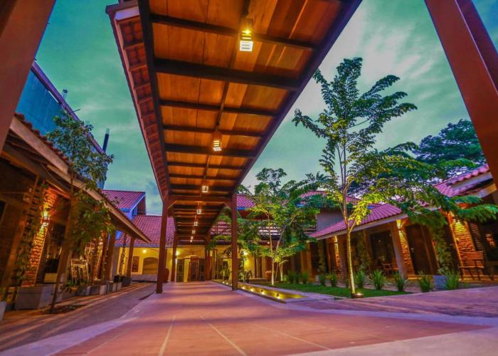 Olinia Airport Hotel