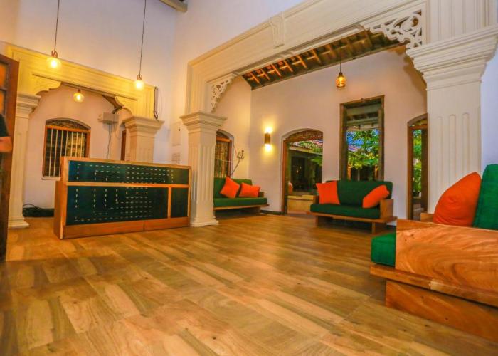 Olinia Airport Hotel