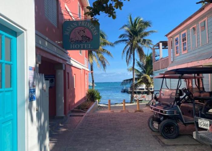 La Casa de Paz Hotel